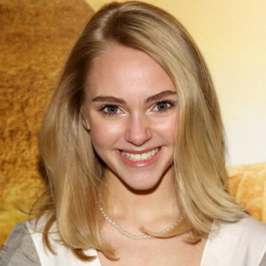 AnnaSophia Robb Film & TV beserta Nama Tokoh yang 