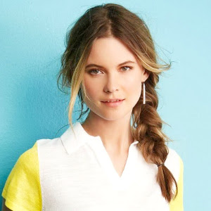 Behati Prinsloo Profile Photo