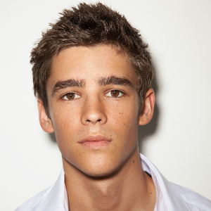 Brenton Thwaites Profile Photo