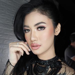 Della Perez Profile Photo
