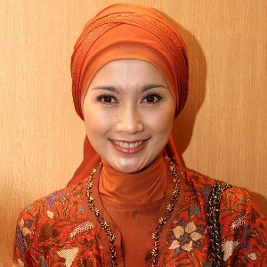 Desy Ratnasari Profile Photo