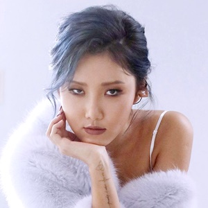 Hwasa Profile Photo