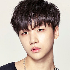 Jinhwan: Berita, Foto, Video, Lirik Lagu, Profil & Bio 
