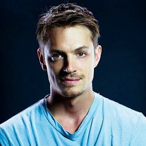 Joel Kinnaman Profile Photo