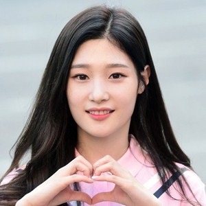 Jung Chae Yeon Profile Photo
