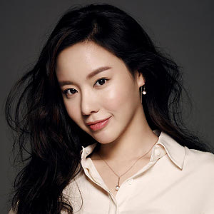 Kim Ah Joong: Berita, Foto, Video, Lirik Lagu, Profil & Bio | Halaman