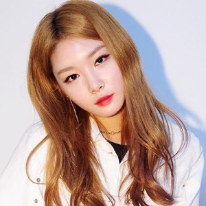 Kim Chung Ha Profile Photo