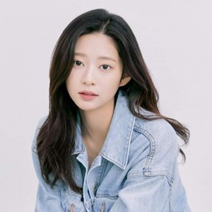 Kim Minju Profile Photo