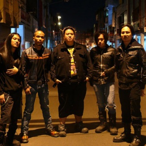 Koil: Berita, Foto, Video, Lirik Lagu, Profil & Bio | Halaman Utama ...