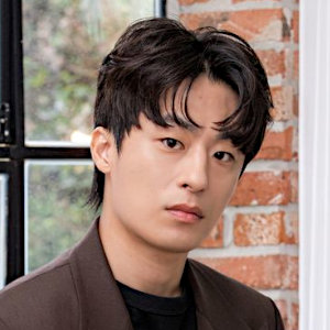 Koo Kyo Hwan Profile Photo