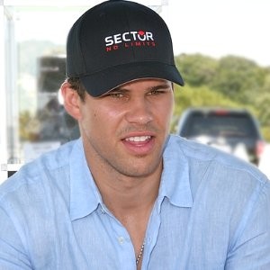 Kris Humphries Profile Photo