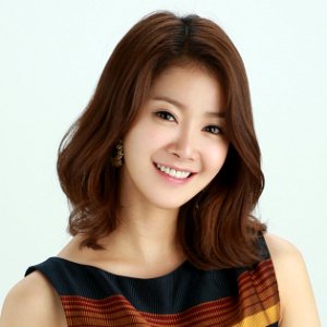 Lee Si Young Profile Photo