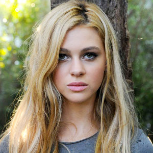 Nicola Peltz Profile Photo