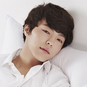 Park Si Hwan Profile Photo