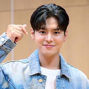 Ryeoun: Berita, Foto, Video, Lirik Lagu, Profil & Bio | Halaman Utama