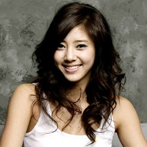 Son Dam Bi Profile Photo