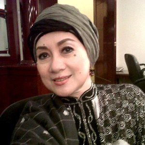 Lirik lagu Titiek Sandhora  Kumpulan lyrics terlengkap di 